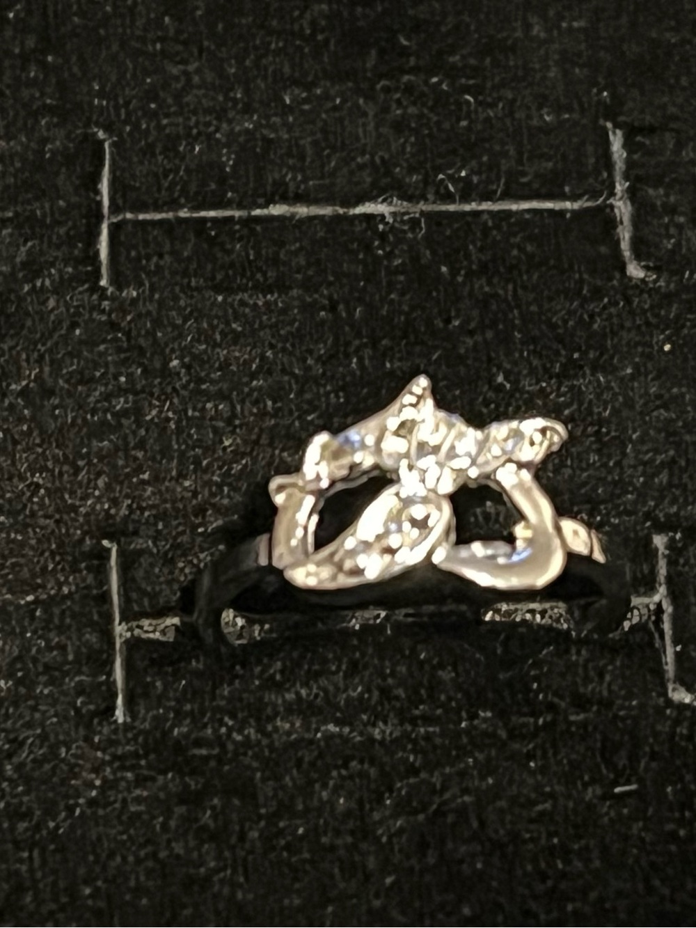 Silver toned Ring Size 7